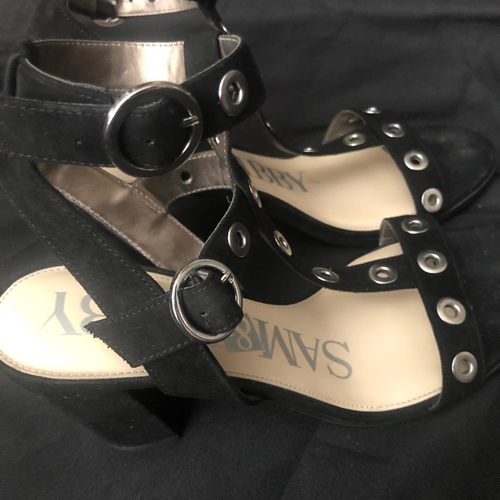Women’s shoes
